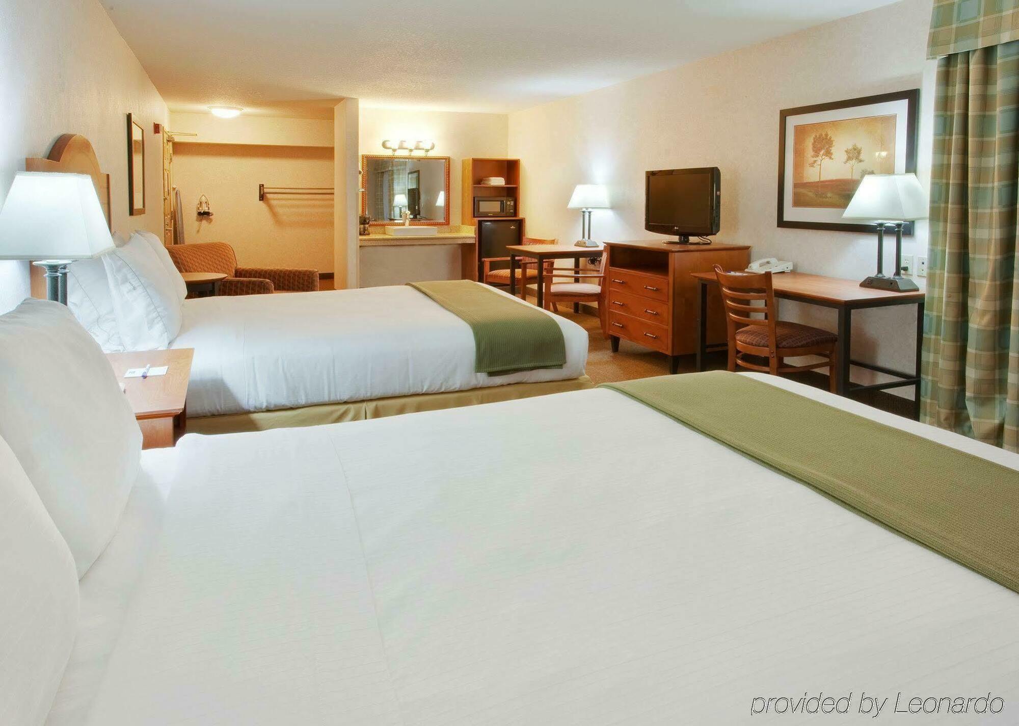 Holiday Inn Express Westley By Ihg Exterior foto